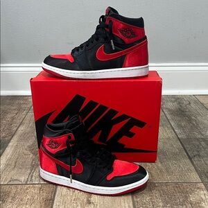 2023 Wmns Air Jordan 1 Retro High OG 'Satin Bred' size 8.5